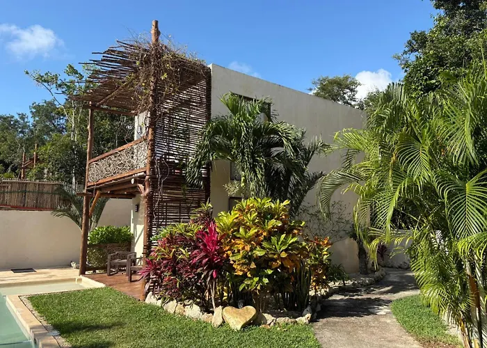Ahal, Aparthotel
